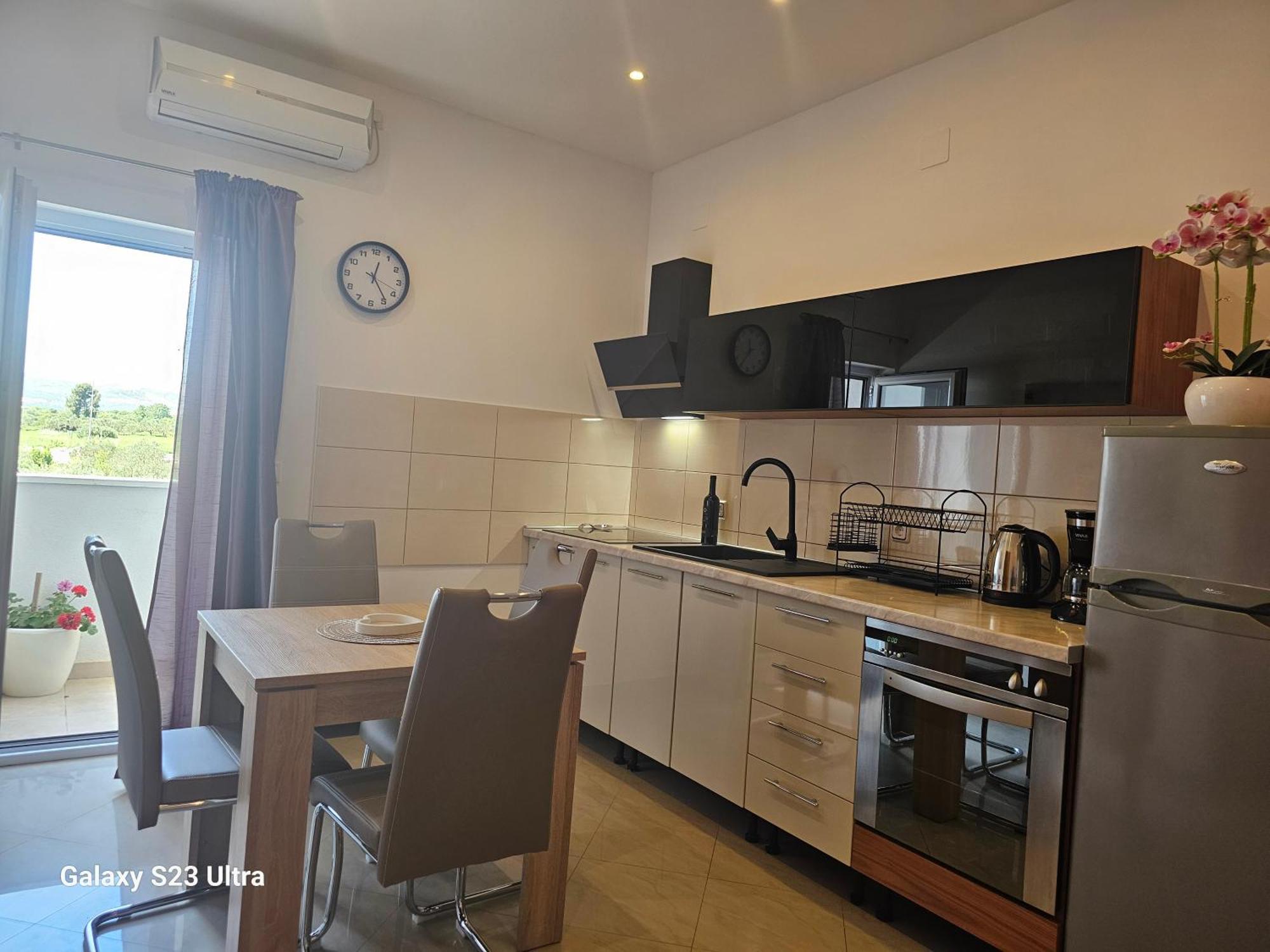 Apartmani Dianna Каштела Экстерьер фото