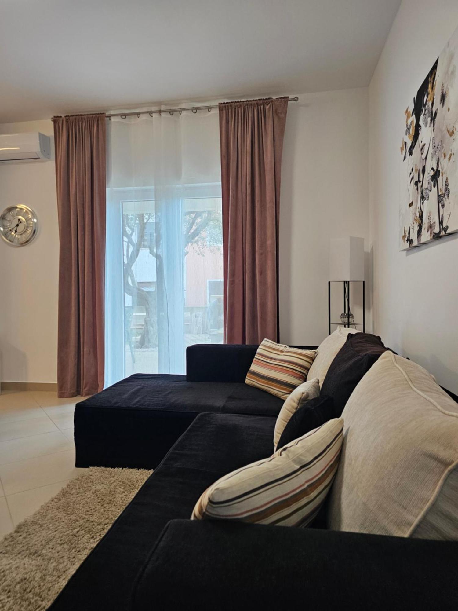 Apartmani Dianna Каштела Экстерьер фото